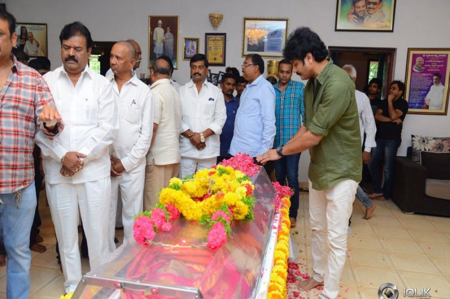 Celebrities-Pay-Homage-to-Vijaya-Nirmala-Garu
